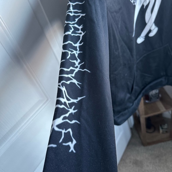 Sweatshirt - Picture 2 of 5